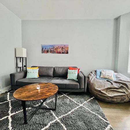 Lovely Logan Square 2-Bedroom In 시카고 외부 사진