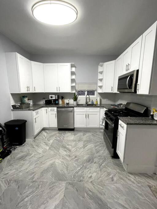 Lovely Logan Square 2-Bedroom In 시카고 외부 사진